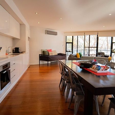 Large Executive 3 Bedroom Yarralumla Экстерьер фото